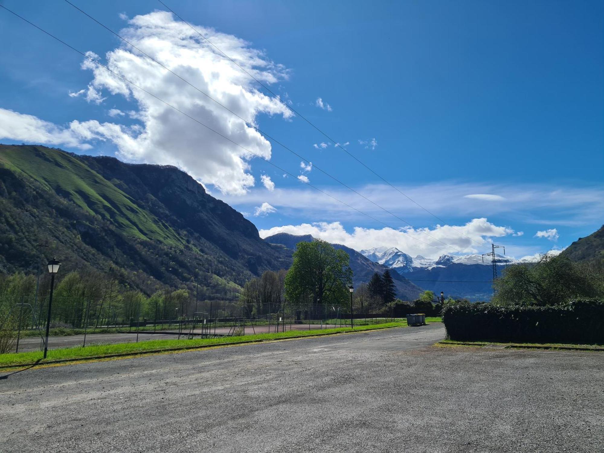 Escapade Montagne En Famille, Appartement Cosy Avec Piscine Couverte Bielle Eksteriør billede